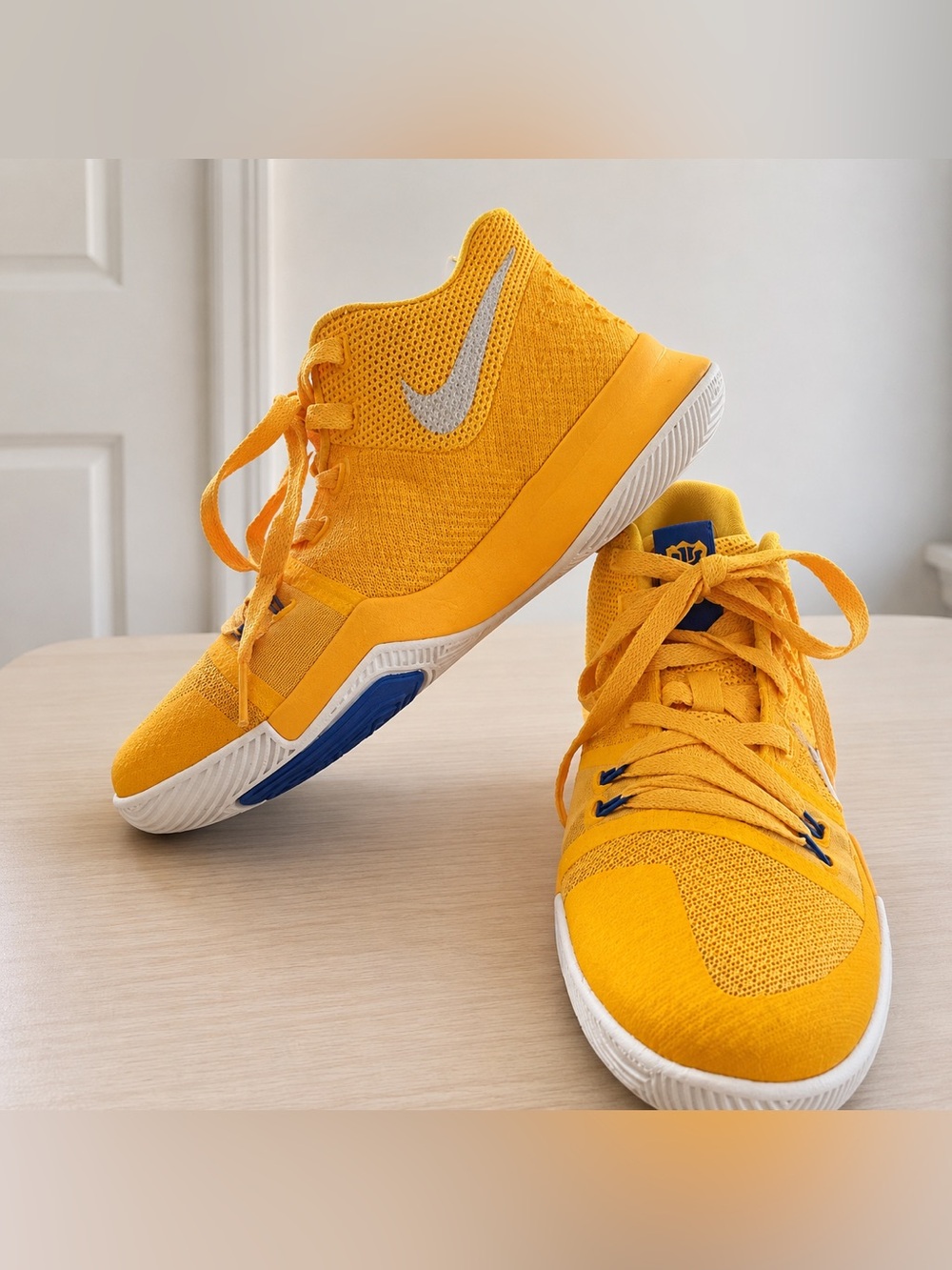 Nike Kyrie 3 GS Mac and Cheese Yellow Basketball Shoes 5.5Y Women’s 7